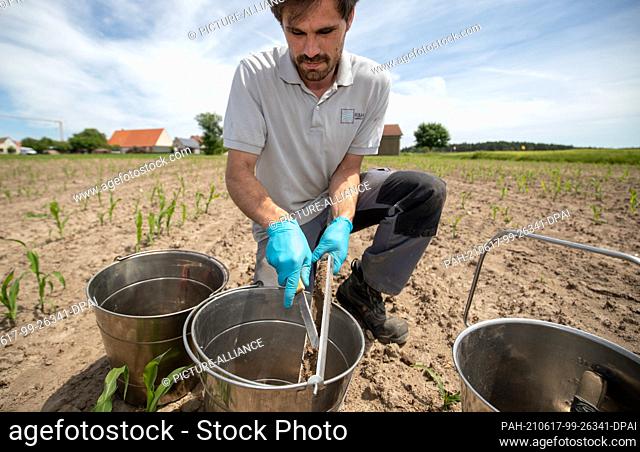 15 June 2021, Bavaria, Katterbach: Alexander Seitz, sampling technician of an environmental engineering office for the investigation of contaminated sites