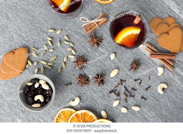 hot mulled wine, orange slices, raisins and spices