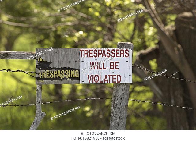 trespassing, saskatchewan, scenic, sign, humorous