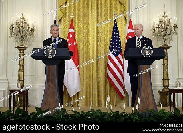 Lee Hsien Loong, Singapore's prime minister, speaks during a joint statement with U.S. President Joe Biden, right, in the East Room of the White House in...