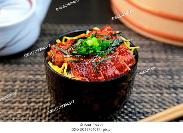 Hitsumabushi (Grilled eel on the rice)