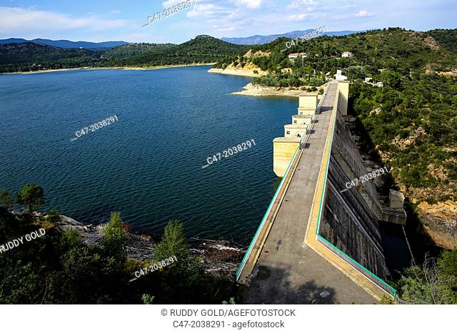 Catalunya, Spain, Girona province, l'Alt Empordá area, Boadella reservoir located on the Muga river, near Darnius, Catalonia, Spain