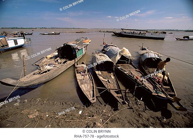 Houseboats, Phnom Penh, Cambodia, Indochina, Southeast Asia, Asia