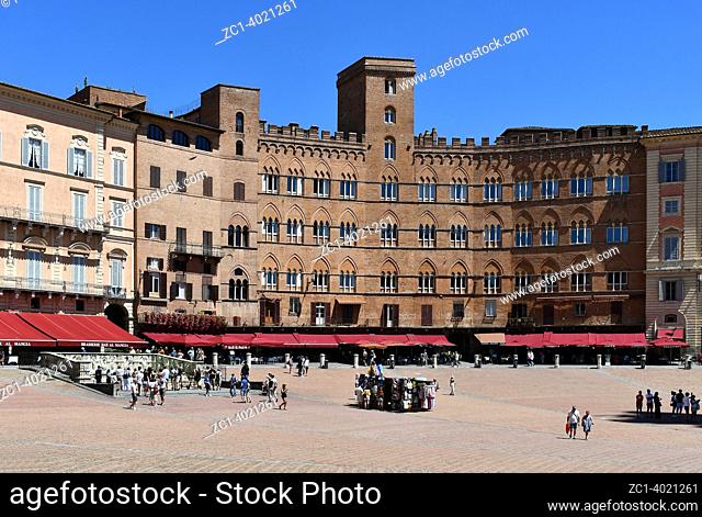 Piazza del Campo with Tourists in Siena - Italy