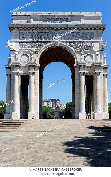 Arco della Vittoria triumphal arch, in Piazza della Vittoria, Foce, Genoa, Liguria, Italy