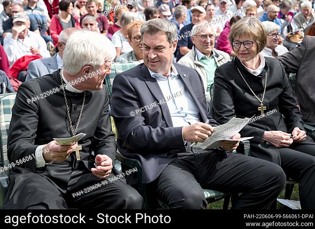 06 June 2022, Bavaria, Gerolfingen: Heinrich Bedford-Strohm (l-r), regional bishop of the Evangelical Lutheran Church in Bavaria, Markus Söder (CSU)