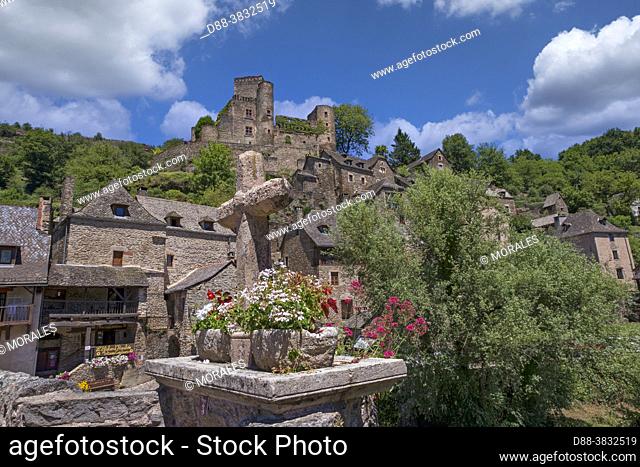 France, Occitanie Region, Aveyron (department 12), Village of Belcastel, former stage on the road to Saint-Jacques-de-Compostelle