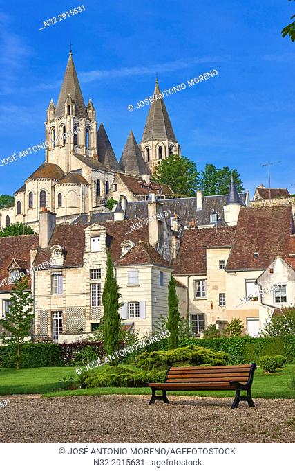 Loches, Saint Ours Church at Dusk, Indre-et-Loire, Touraine, Pays de la Loire, Loire Valley, UNESCO World Heritage Site, France