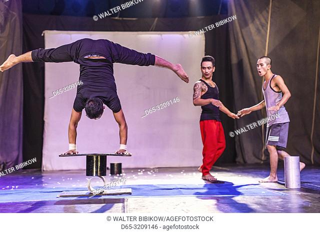 Cambodia, Battambang, Phar Ponleu Selpak, arts and circus school, acrobats during circus performance, ER