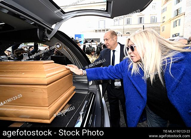 Funeral ceremony for film legend Gina Lollobrigida. Coffin leaves the Santa Maria in Montesanto Church after the funeral ceremony