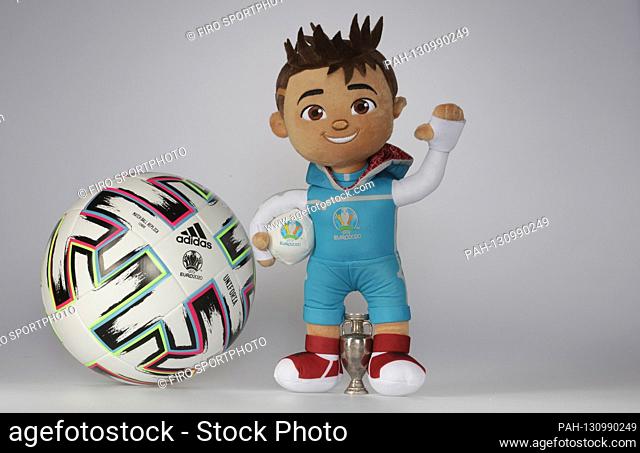 firo: 12.03.2020 Football, 2020 UEFA European Championship, Euro 2020, European Championship mascot Skillzy with the ball from adidas The official ball of the...