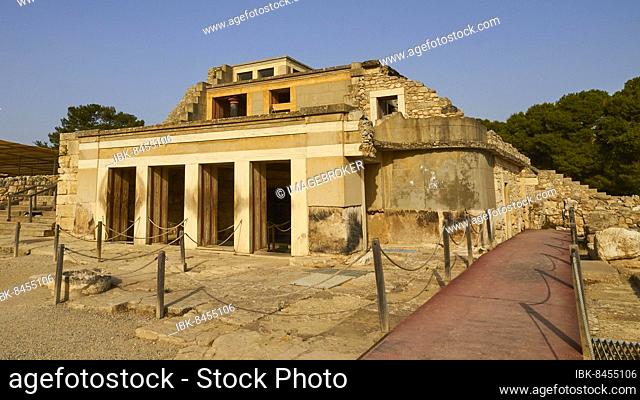 Morning light, blue cloudless sky, façade of the west wing, central courtyard, doors to the antechamber of the throne room, Palace of Knossos, Heraklion