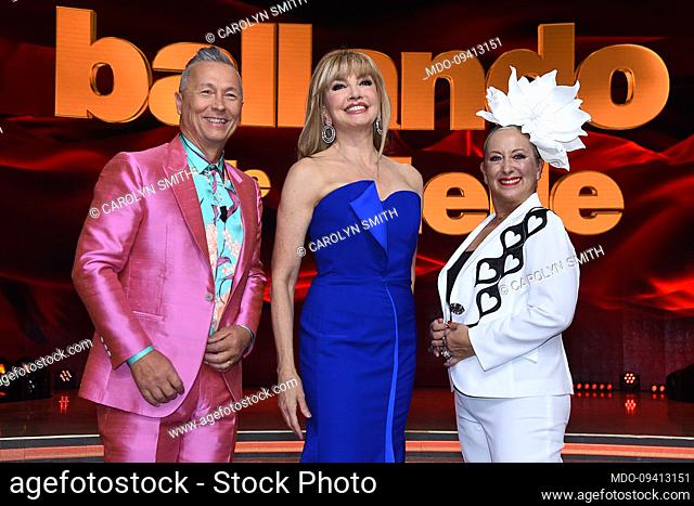 Italian singer Paolo Belli who leads the Big Band, the Italian conductor Milly Carlucci and the president of the jury Carolyn Smith during the first episode of...