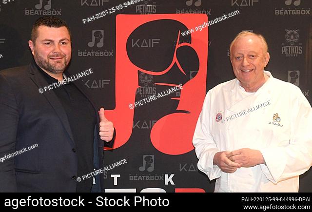 25 January 2022, Bavaria, Munich: Alexander Petkovic, promoter Petkos Boxing and chef Alfons Schuhbeck at a press conference in Schubeck's Südtiroler Stuben
