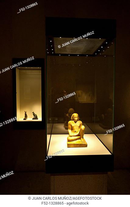 Statue of the official Bes, Egyptian art in the Gulbenkian Museum, Lisbon, Portugal