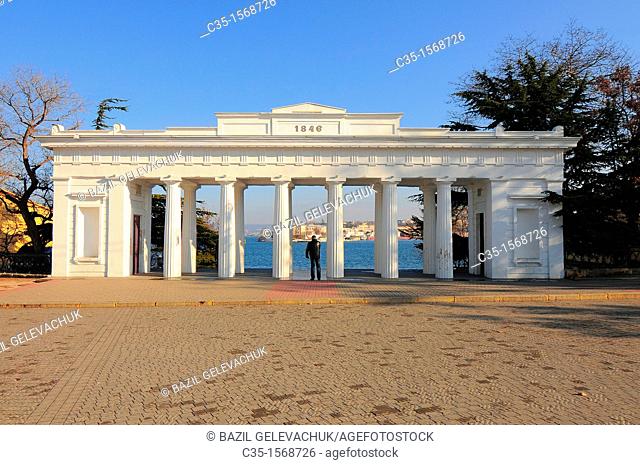 A count pier is major central part of Sevastopol, adopted in honour a commander the black Sea fleet in 1786—1790 of count M  I  Voynovicha