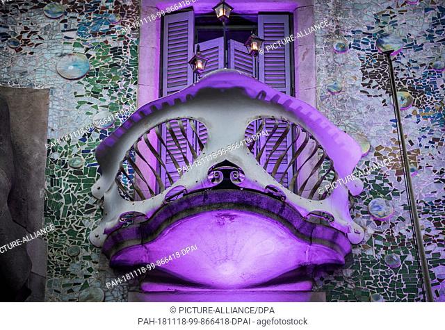 19 December 2017, Spain, Barcelona: A window of the Casa Batlló, one of the architectural gems of Barcelona at the Passeig de Gràcia