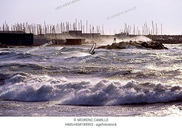 France, Bouches du Rhone, Marseille, Pointe Rouge, rough sea with Mistral wind