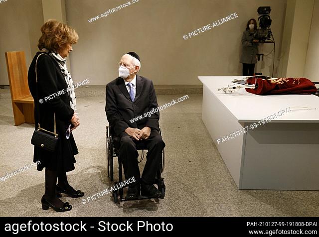 27 January 2021, Berlin: Charlotte Knobloch (l), President of the Jewish Community of Munich and Upper Bavaria, speaks with Wolfgang Schäuble (CDU)