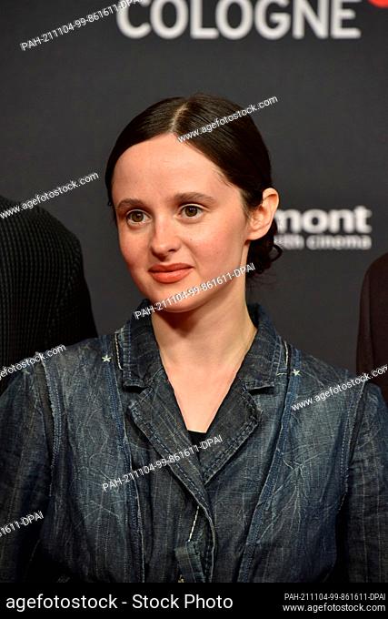 25 October 2021, North Rhine-Westphalia, Cologne: Actress Maresi Riegner arrives for the screening of the film Monte Verita - The Intoxication of Freedom as...