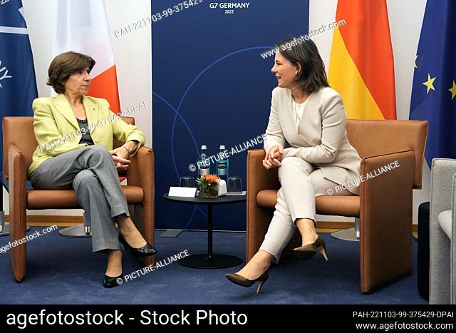 03 November 2022, North Rhine-Westphalia, Münster: Annalena Baerbock (Bündnis 90/Die Grünen, r), Foreign Minister, meets Catherine Colonna