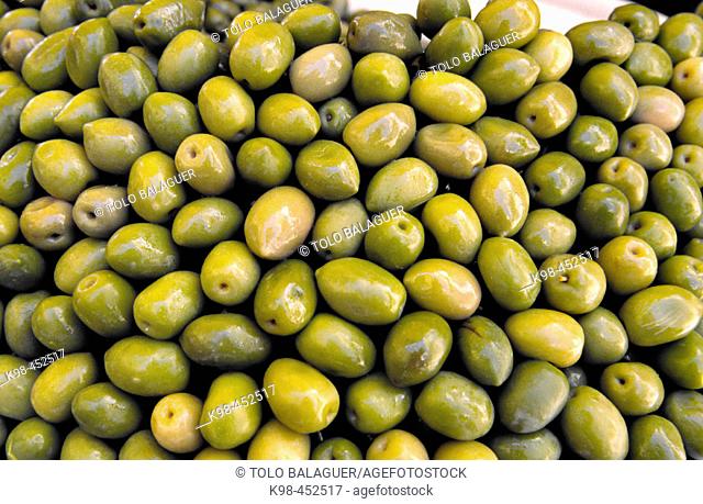 Olives. Fes Souk (Fes el-Bali). Morocco