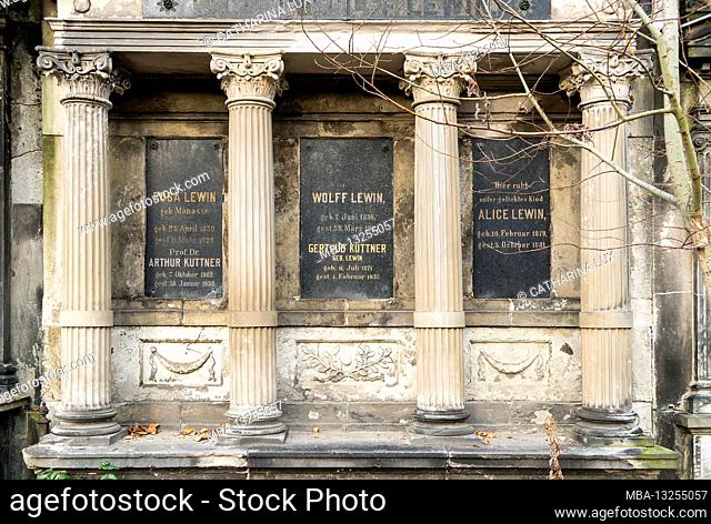 Berlin, Jewish cemetery Berlin Weissensee, largest preserved Jewish cemetery in Europe, temple front, neo-renaissance