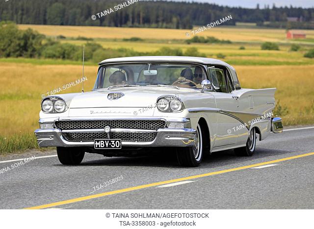 Vaulammi, Finland. August 3, 2019. Late 1950s Ford Fairlane 500 classic car on Maisemaruise 2019 car cruise in Tawastia Proper. Credit: Taina Sohlman