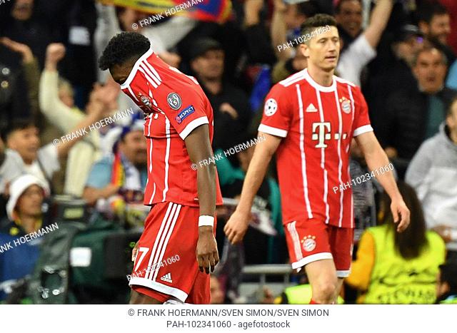 v.li:David ALABA (Bayern Munich), Robert LEWANDOWSKI (Bayern Munich) after the game, disappointment, frustrated, disappointed, frustratedriert, dejected, action