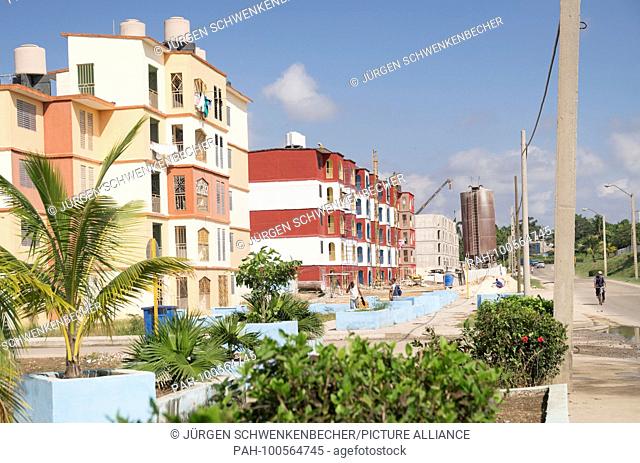 In Cienfuegos, the construction of new apartments is being driven forward. (25 November 2017) | usage worldwide. - Cienfuegos/Cuba