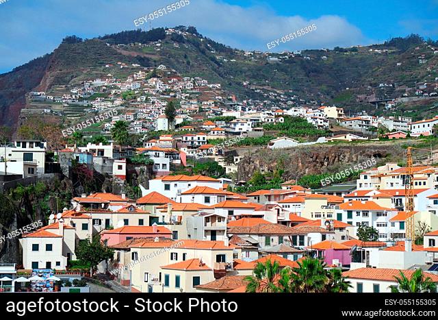 Camara de Lobos mit Blick zum Cabo Girao, Madeira