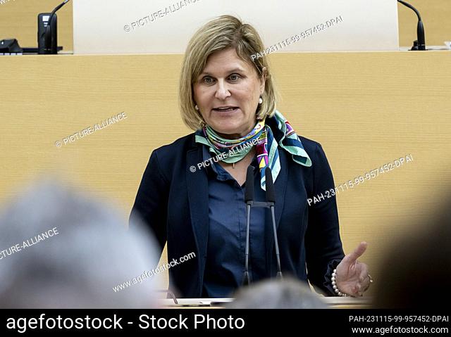 15 November 2023, Bavaria, Munich: Simone Strohmayr (SPD) takes part in the plenary session of the Bavarian state parliament