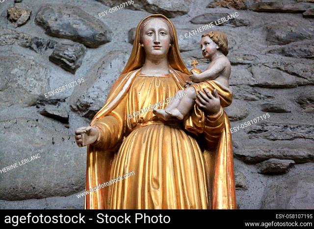 Virgin and Child. Statue. Church of Sainte-Marie Madeleine. Praz-sur-Arly. Haute-Savoie. Auvergne Rhône-Alpes. France. Europe