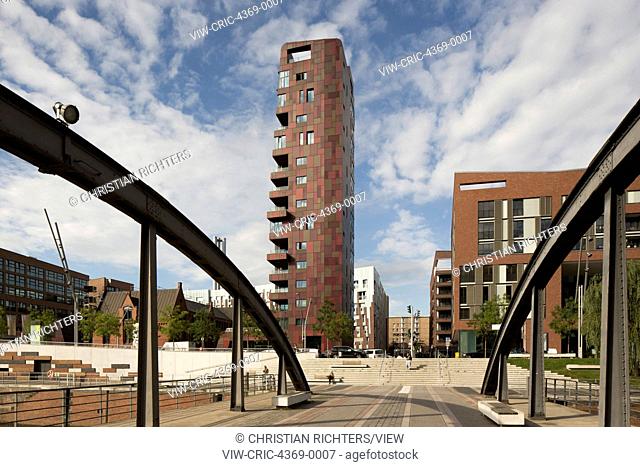 The Cinnamon tower was conceived as freestanding campanile – a pin on a piazza. This unexpected idea won the 2006 competition fo