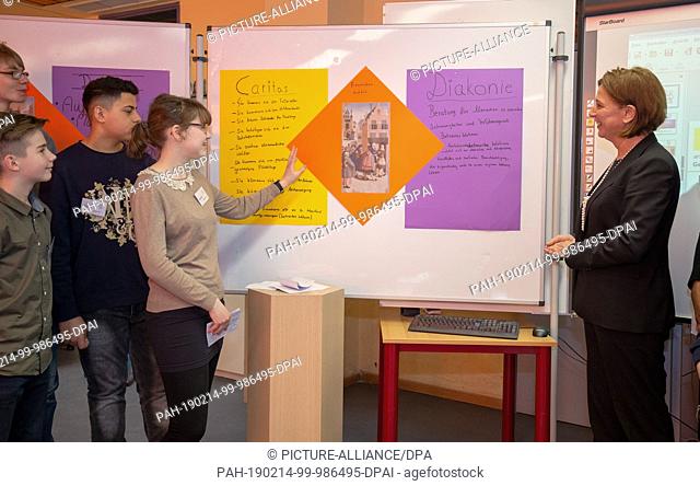 14 February 2019, North Rhine-Westphalia, Herford: NRW School Minister Yvonne Gebauer (FDP) visits a comprehensive school that offers denominational-cooperative...