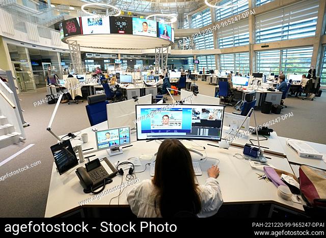 PRODUCTION - 01 December 2022, Hamburg: View of the newsroom in the new ARD-aktuell news building on the NDR site. On Dec