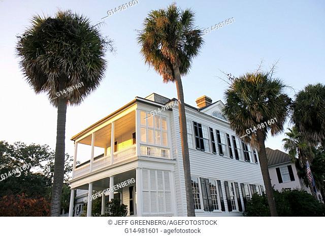 South Carolina, Charleston, National Historic Landmark, Historic District, preservation, The Battery, East Battery, house, home, Single, piazza, column, veranda