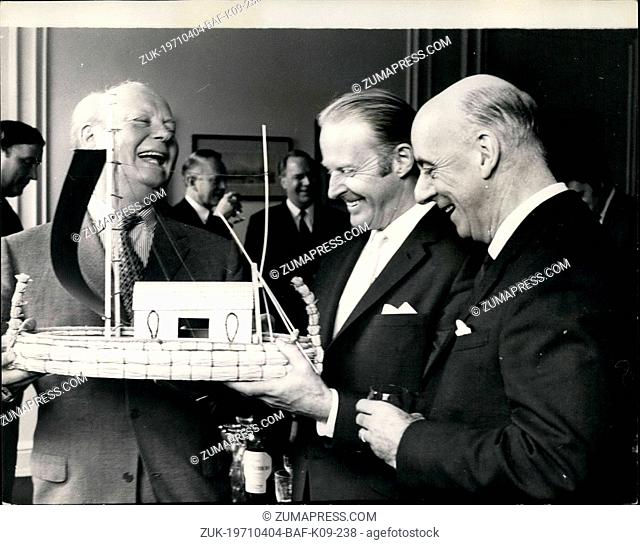 Apr. 04, 1971 - Lunch Given For Dr. Thor Heyerdahl: Leading Press personalities were among the guests at a lunch gives for Dr. Thor Heyerdahl by W.H