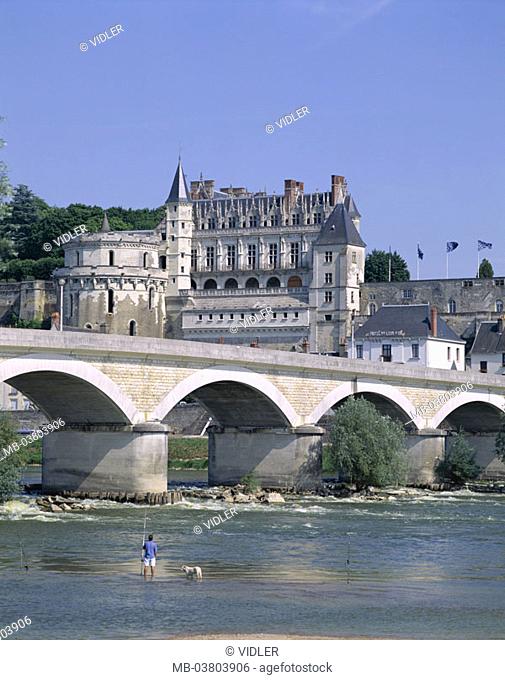 France, Loire-Tal, chateau de  Amboise, 15. Jh., river Loire, bridge,  Fishers, dog,  Europe, destination, sight, construction, buildings, palace, Loire-Schloss