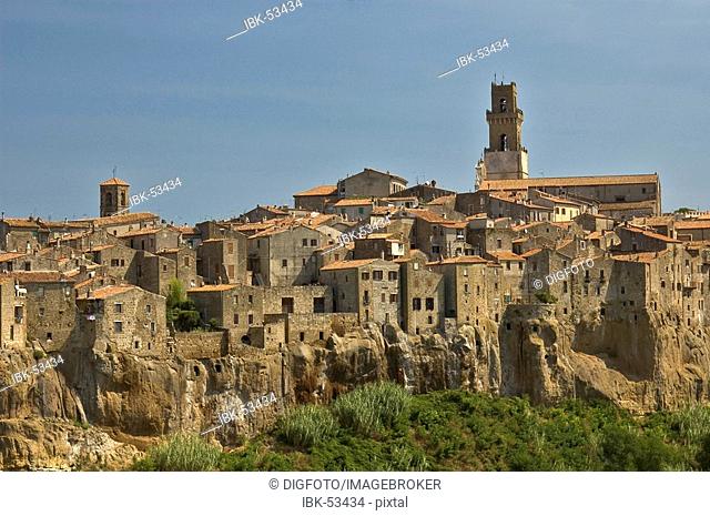 Houses of the city of tuff Pitigiliano, Tuscany, Italy