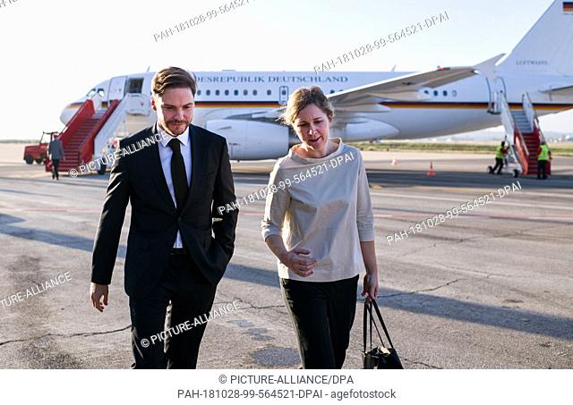 25 October 2018, Spain, Badajoz: Actor Daniel Bruehl (L) and Nathalie Kauther, Head of Unit in the Office of the Federal President