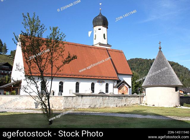 Kath. Kirche St. Jakob in Wallgau, Oberbayern, September