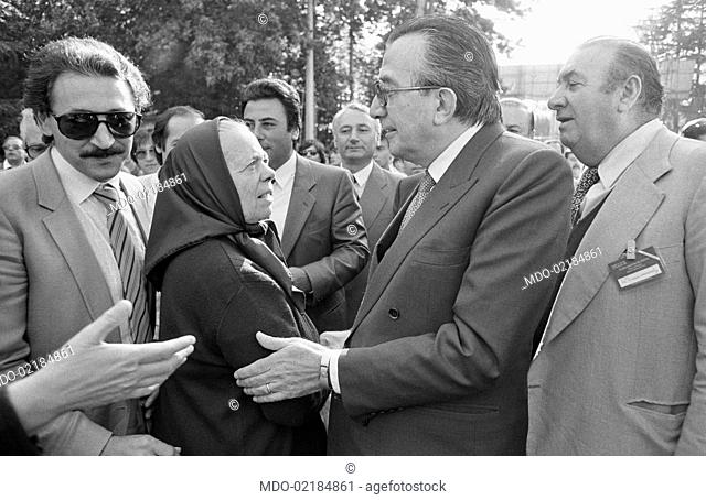 Minister of Foreing Affairs of the Italian Republic Giulio Andreotti greeting a woman the 7th National Friendship Day. Fiuggi, September 1983