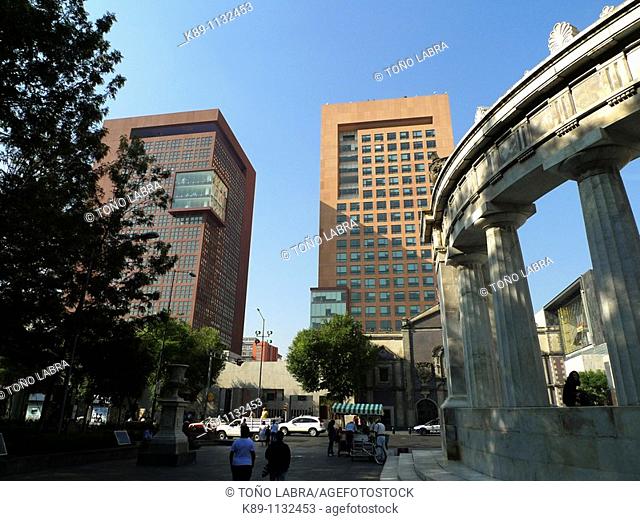 Secretaría de Relaciones Exteriores. Plaza Juárez. Ciudad México