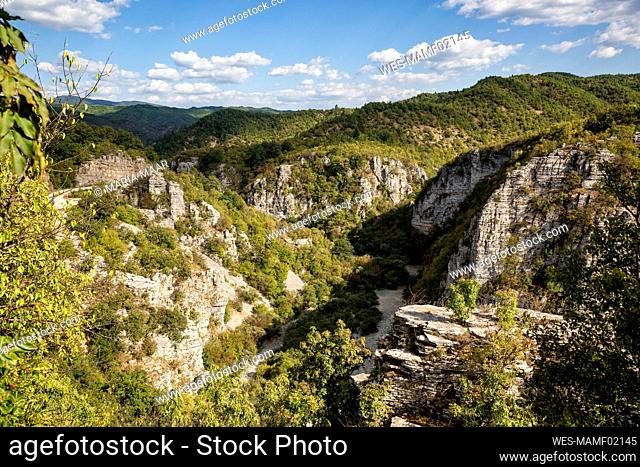 Greece, Epirus, Vikos Gorge in Vikos-Aoos National Park