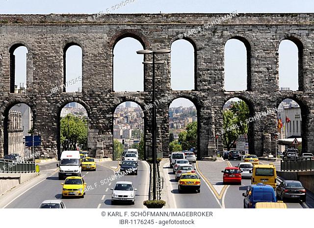 Valens Aqueduct, two storeyd, Byzantine arched aqueduct, Ataturk Bulvari, Istanbul, Turkey