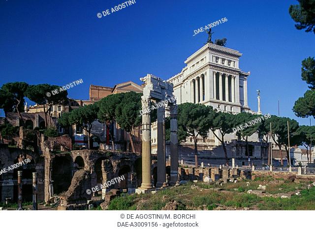 Caesar's Forum, columns of the Temple of Venus Genetrix and the Vittoriano, Rome (UNESCO World Heritage Site, 1980), Lazio, Italy