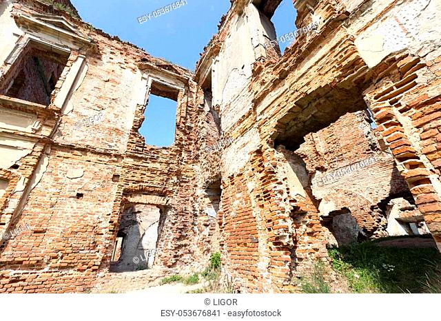 ruins of an ancient palace of the 16th century, located in the village Ruzhany, the territory of the Republic of Belarus