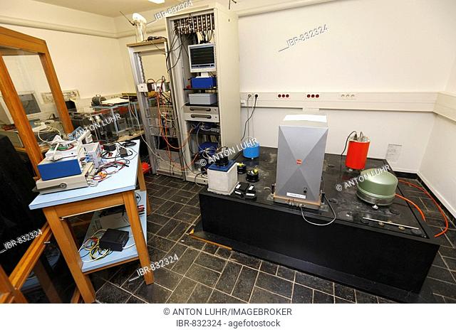 Seismometer in the Seismological Station Bensberg, Bensberg, Bergisch Gladbach, North Rhine-Westphalia, Europe