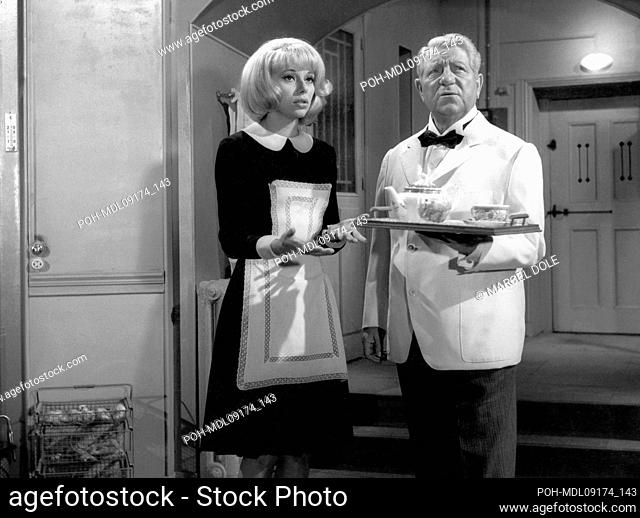 Monsieur  Year: 1964  Director: Jean-Paul Le Chanois Jean Gabin, Mireille Darc Marcel Dole/Photo12. It is forbidden to reproduce the photograph out of context...